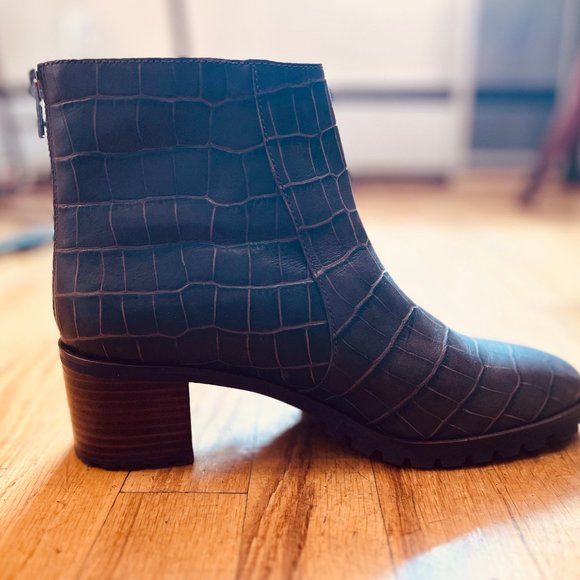 Madewell Katie Lugsole Ankle Boot in Croc Embossed Leather - Picture 3 of 8